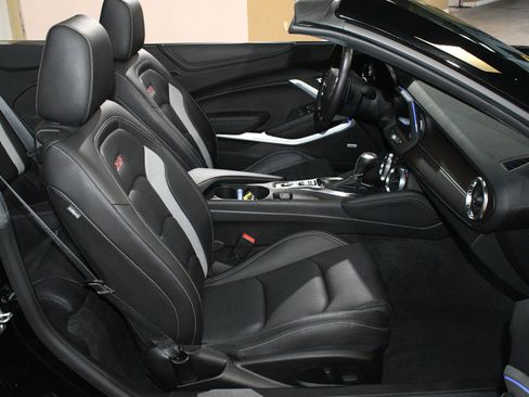 Used 2021 Chevrolet Camaro SS RWD image 50