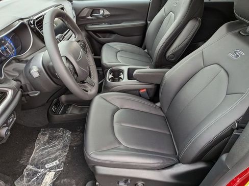 New 2026 Chrysler Pacifica Select w/ S Appearance Package image 11