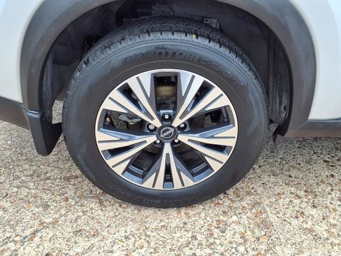 Used 2023 Nissan Rogue SV w/ SV Premium Package FWD image 29