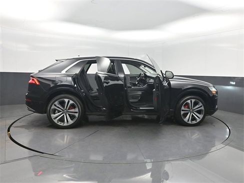 Used 2019 Audi Q8 Prestige image 39