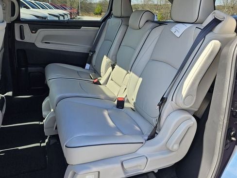 New 2026 Honda Odyssey Touring image 5