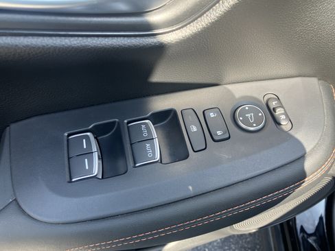 Used 2024 Honda HR-V Sport image 16