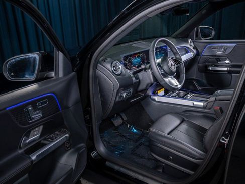 New 2025 Mercedes-Benz GLB 250 image 10