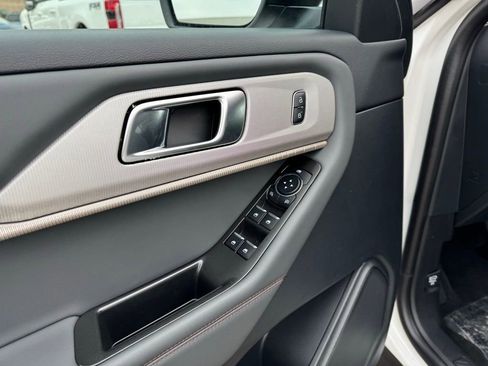 New 2026 Ford Explorer Active image 14