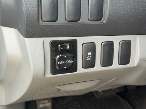 Used 2014 Toyota Tacoma PreRunner w/ SR5 Package RWD image 13