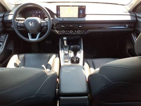 Used 2023 Honda Accord Touring image 10