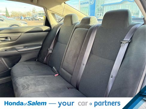 Used 2015 Nissan Altima 2.5 SV image 16