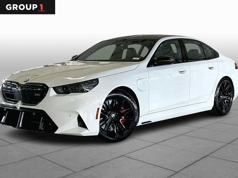 New 2026 BMW M5 w/ Carbon Package image 1