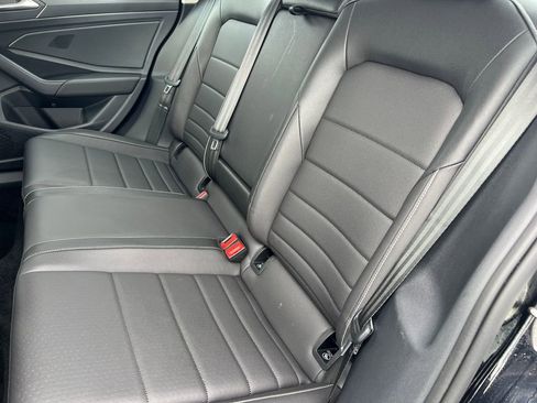 Used 2024 Volkswagen Jetta SE FWD image 13