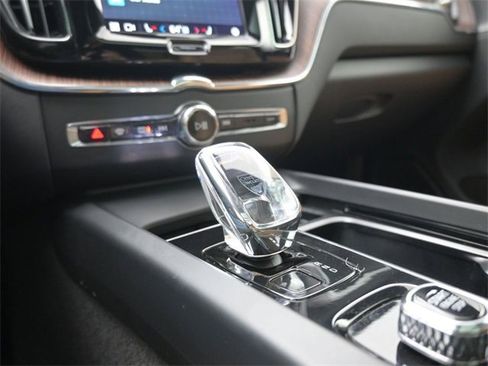 Used 2023 Volvo XC60 B5 Ultimate w/ Protection Package Premier image 12