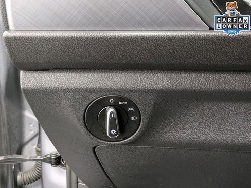 Used 2023 Volkswagen Jetta SE w/ Panoramic Sunroof Package FWD image 21