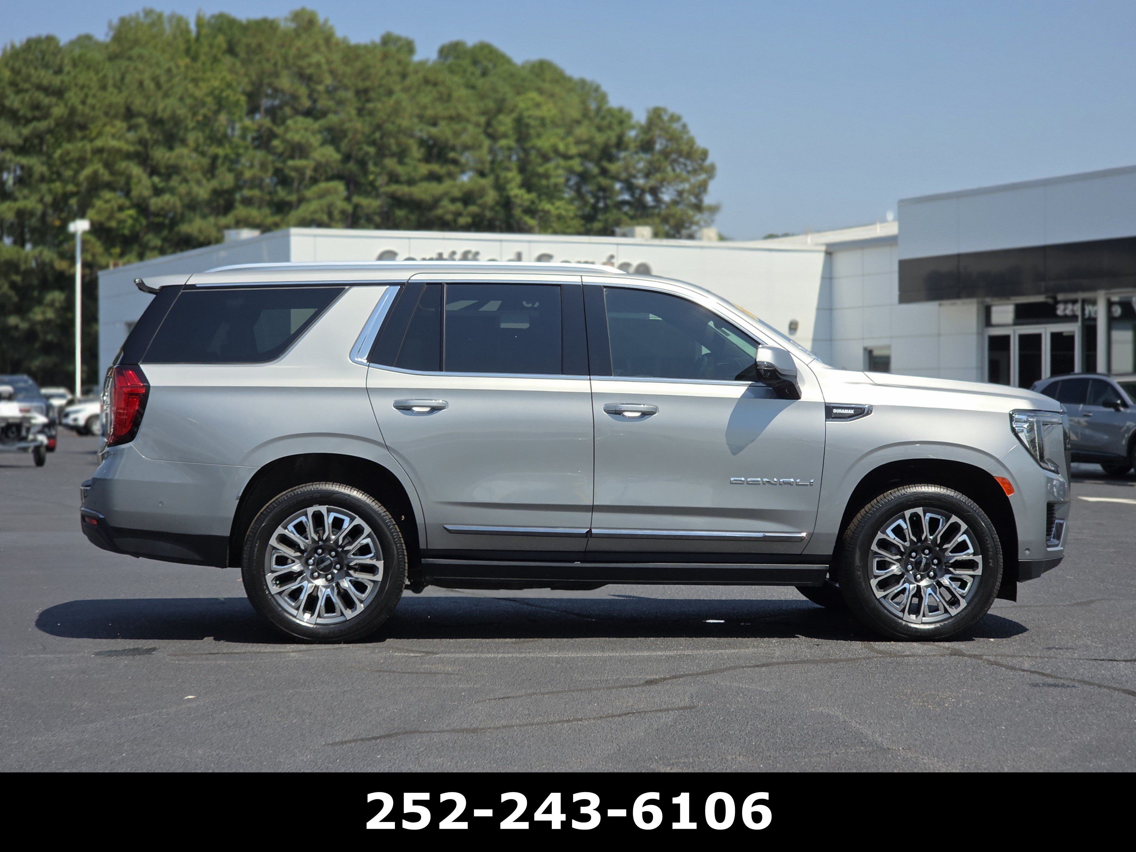 Used 2024 GMC Yukon Denali Ultimate AWD/4WD image 8