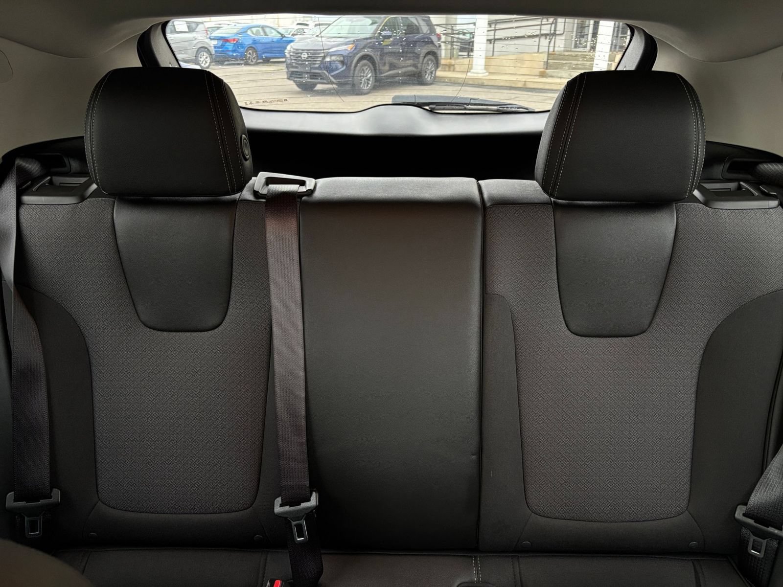 Used 2025 Buick Encore GX Preferred AWD/4WD image 34