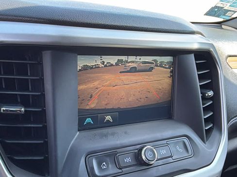 Used 2018 GMC Acadia SLE FWD image 16