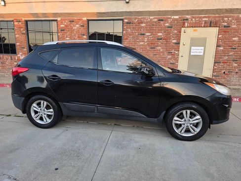 Used 2011 Hyundai Tucson GLS image 7