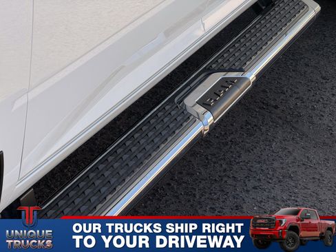 Used 2024 RAM 3500 Tradesman w/ Chrome Appearance Group AWD/4WD image 5