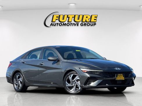 Certified 2025 Hyundai Elantra SEL FWD image 1
