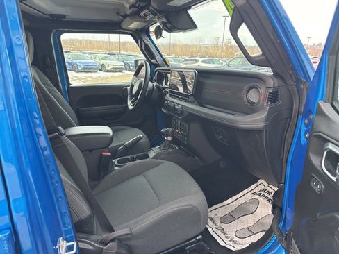 Used 2024 Jeep Wrangler Unlimited Rubicon image 19