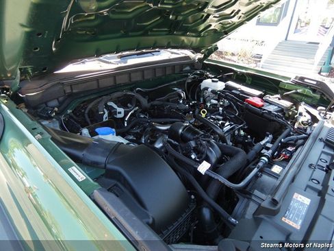 Used 2023 Ford Bronco Everglades image 7