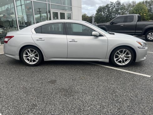 Used 2011 Nissan Maxima 3.5 SV w/ Cold Pkg image 4