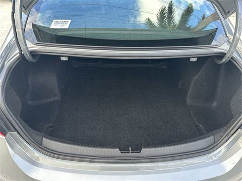 Used 2024 Chevrolet Malibu LT image 21