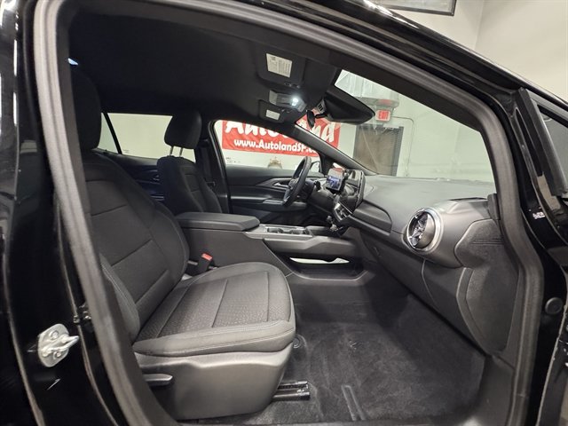 Used 2025 Chevrolet Equinox EV LT FWD image 10