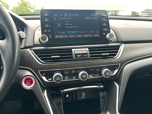 Used 2018 Honda Accord EX-L image 32