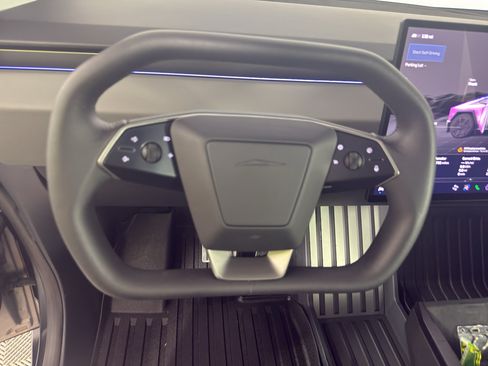 Used 2024 Tesla Cybertruck AWD Crew Cab image 12