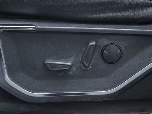 Used 2023 Ford F250 Lariat w/ Chrome Package image 40