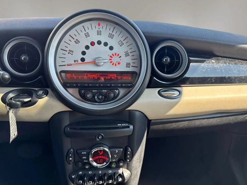 Used 2013 MINI Cooper Clubman FWD image 15