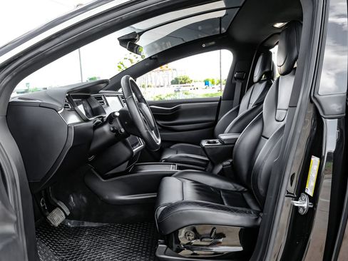 Used 2016 Tesla Model X 75D AWD/4WD image 4