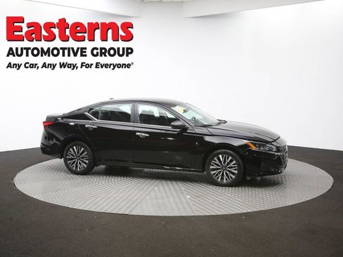 Used 2024 Nissan Altima 2.5 SV image 44