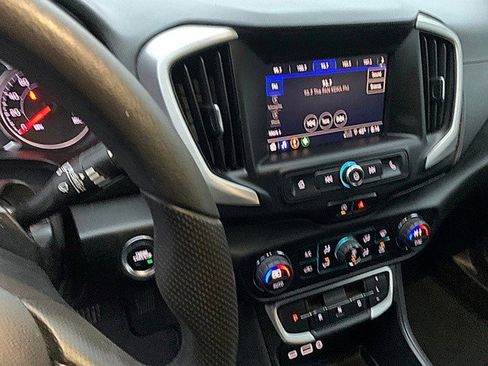 Certified 2022 GMC Terrain SLE w/ Driver Convenience Package image 21