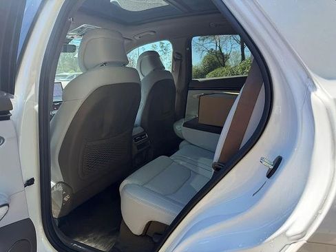 Used 2026 Genesis GV70 2.5T Advanced image 8