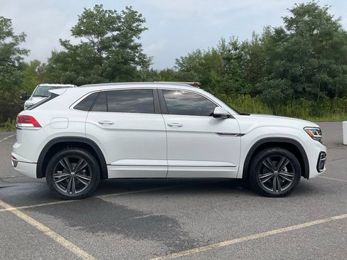 Used 2022 Volkswagen Atlas Cross Sport SEL R-Line AWD/4WD image 23