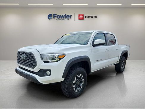 Certified 2022 Toyota Tacoma TRD Off-Road RWD image 3