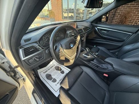 Used 2018 BMW 330i xDrive Sedan w/ Convenience Package image 16