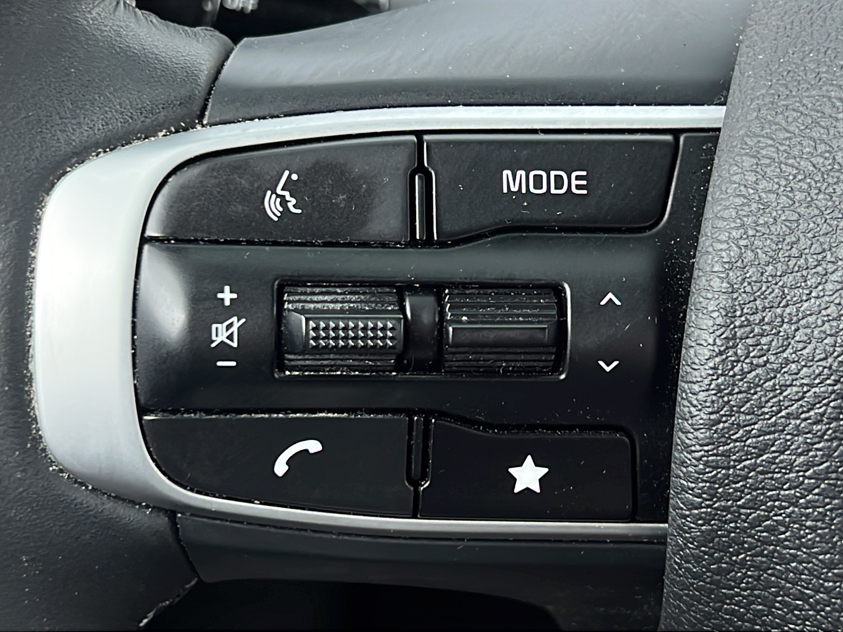 Certified 2025 Kia Sportage SX FWD image 24
