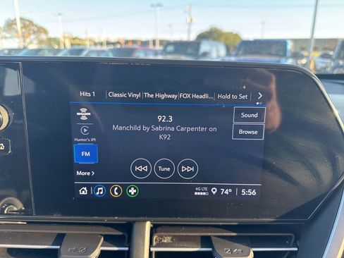 Used 2025 Chevrolet Trax RS image 30