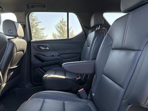 Certified 2023 Chevrolet Traverse RS image 46
