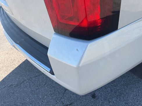 Used 2015 Chevrolet Tahoe LTZ AWD/4WD image 13
