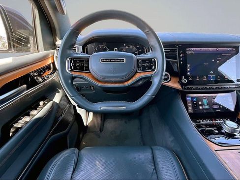 Used 2022 Jeep Grand Wagoneer Series II w/ Flexible Seating Group image 5