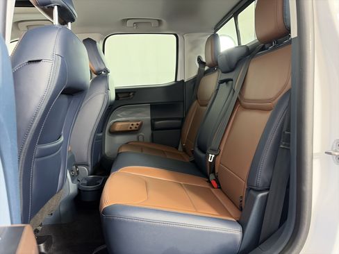 Used 2022 Ford Maverick Lariat w/ Lariat Luxury Package FWD image 7