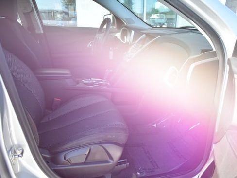 Used 2017 Chevrolet Equinox LS FWD image 35