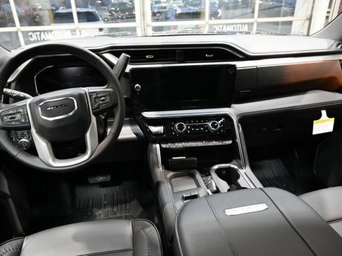 New 2026 GMC Sierra 2500 Denali w/ Denali Reserve Package image 15