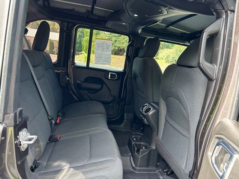 Used 2025 Jeep Wrangler Unlimited Sport AWD/4WD image 49