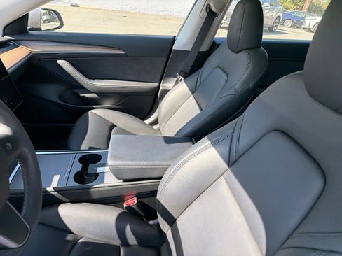 Used 2023 Tesla Model 3 Standard Range RWD image 7