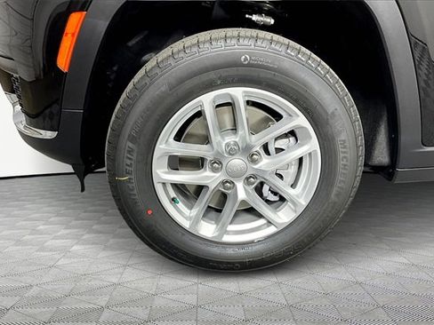 New 2025 Jeep Grand Cherokee L Laredo w/ Luxury Tech Group I image 13