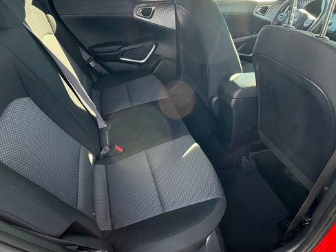 Used 2023 Kia Soul LX w/ LX Technology Package image 21
