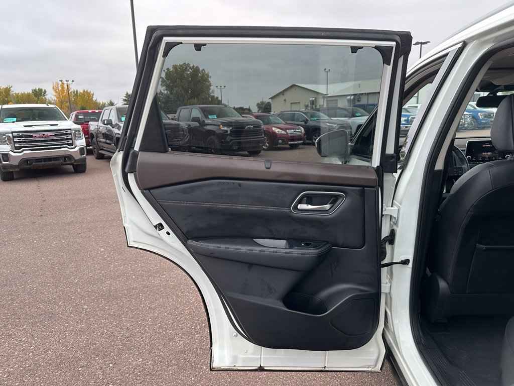 Used 2021 Nissan Rogue SV w/ Premium Package AWD/4WD image 21